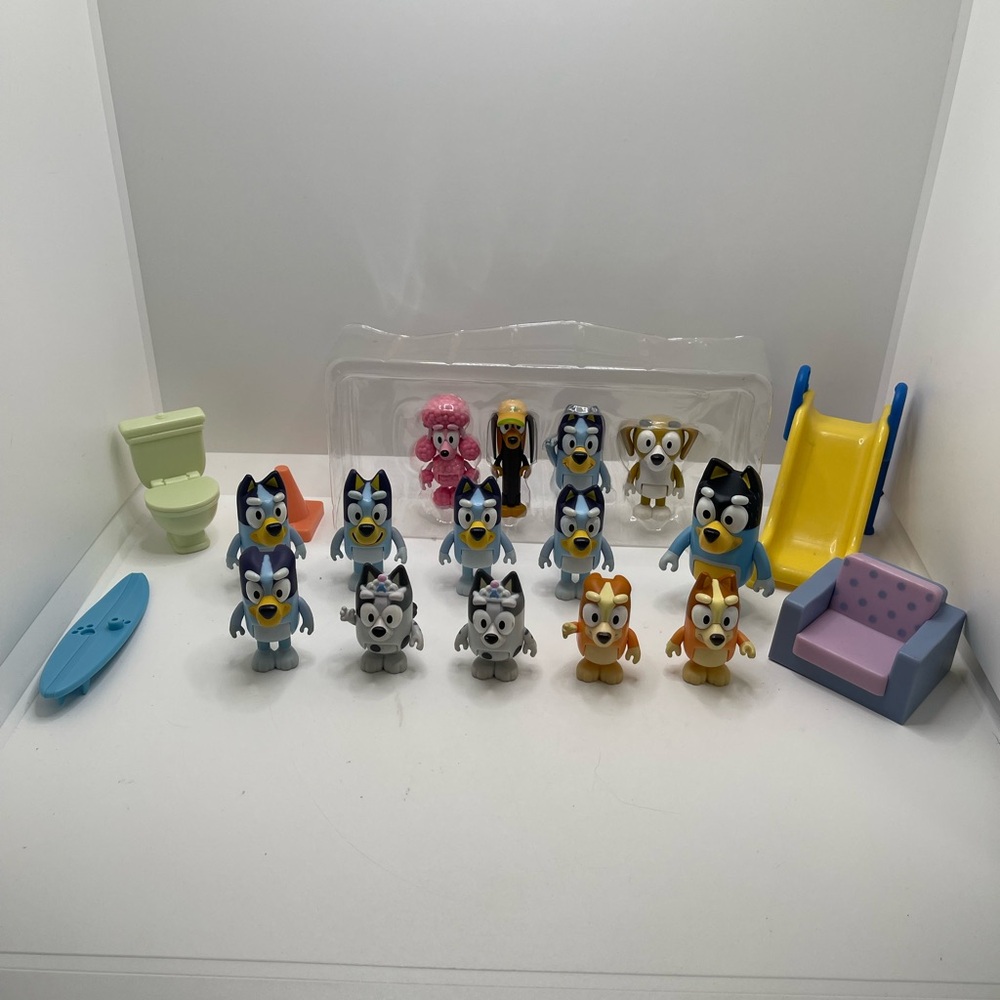 Bluey & Friends Action Figure Toy Lot with Accessories Moose Toys